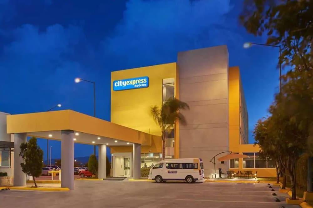 City Express By Marriott Cancun Exterior photo