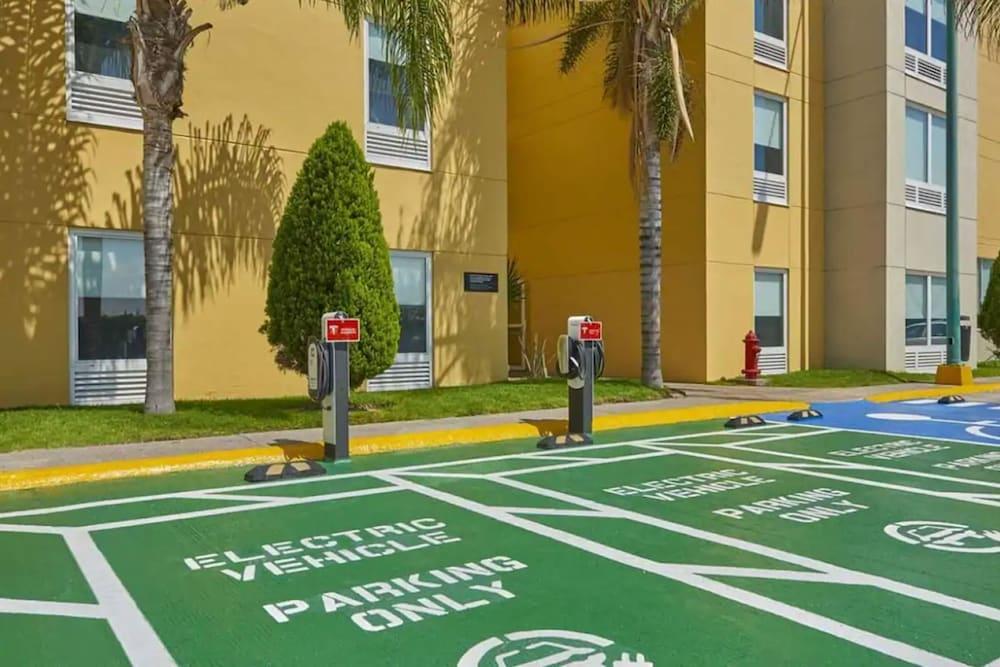 City Express By Marriott Cancun Exterior photo