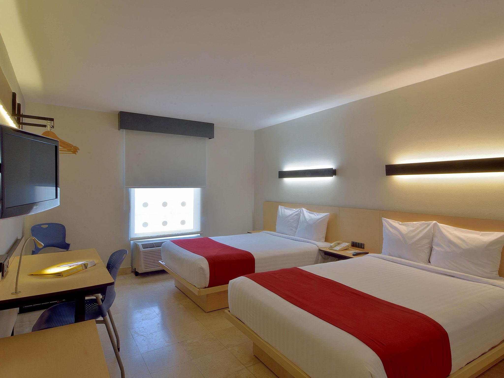 City Express By Marriott Cancun Exterior photo