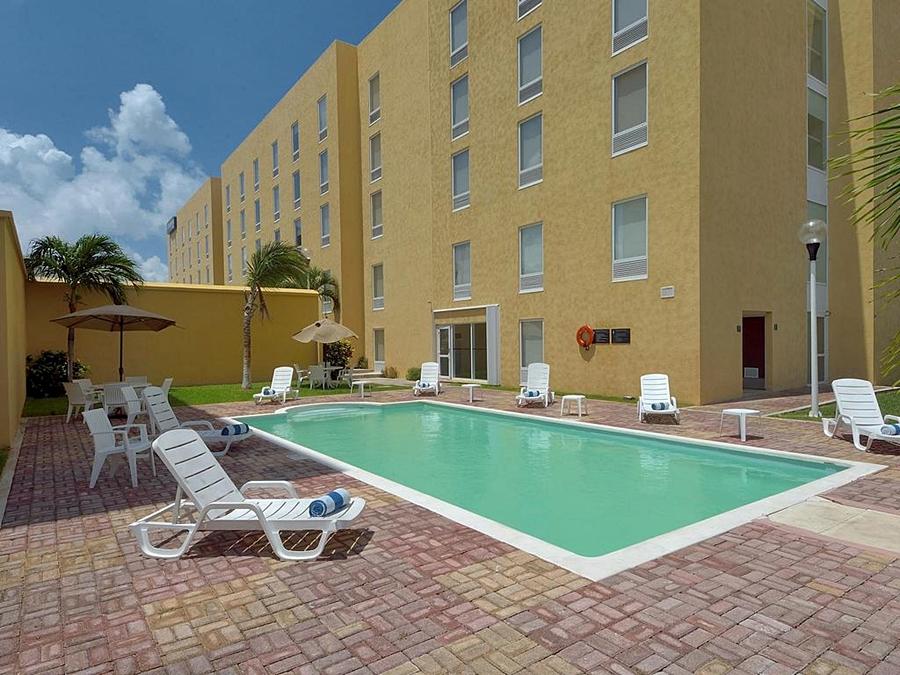 City Express By Marriott Cancun Exterior photo