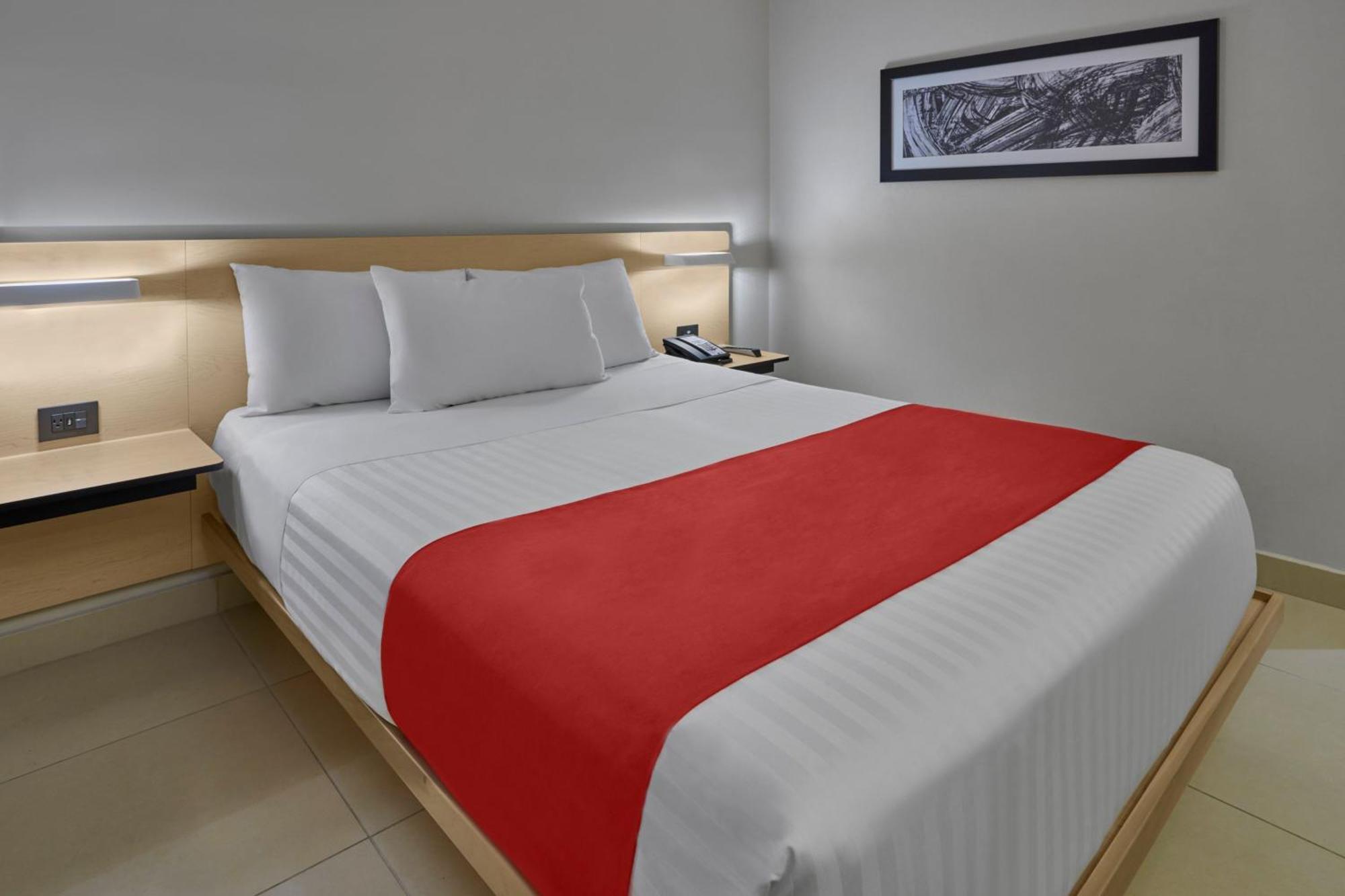 City Express By Marriott Cancun Exterior photo