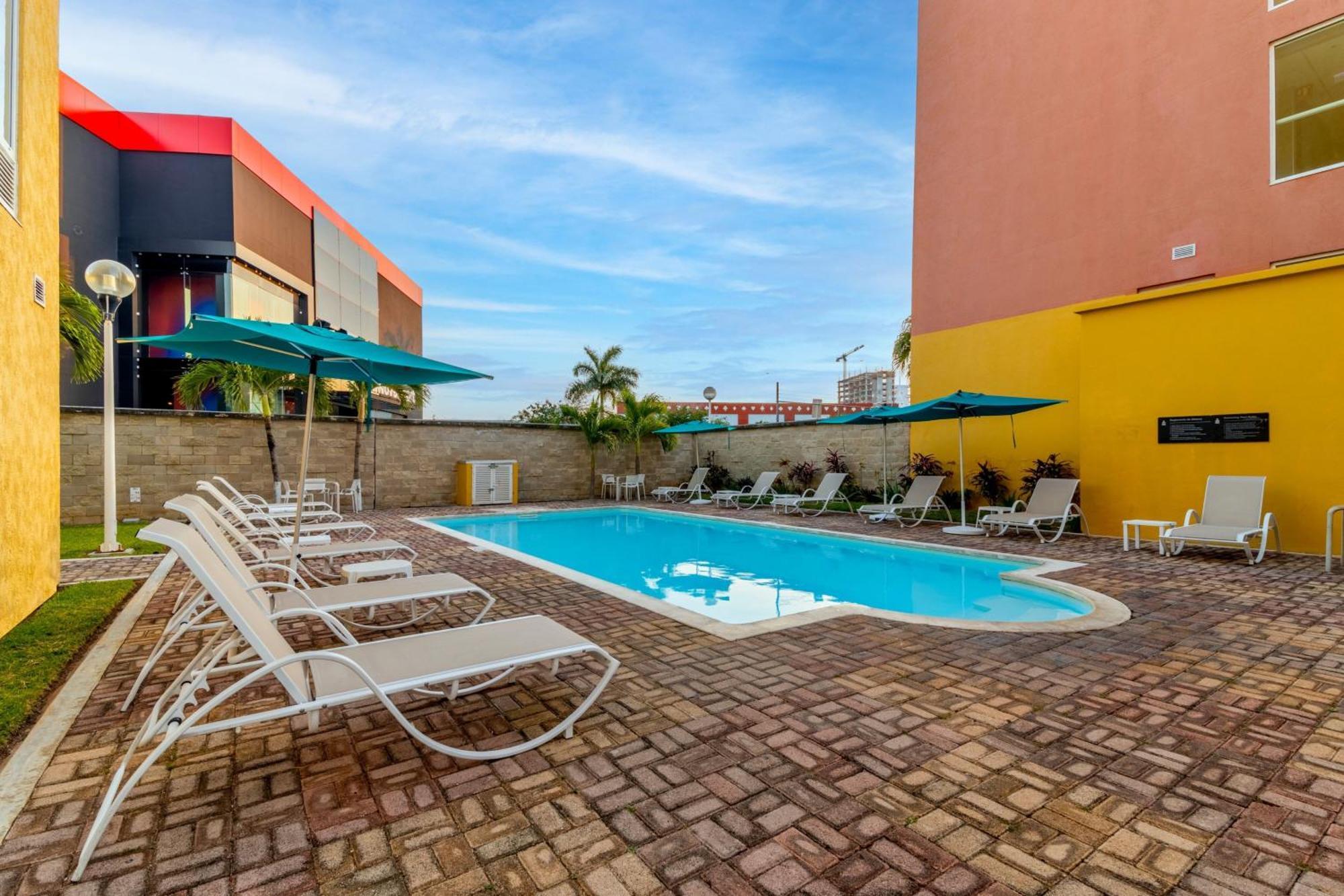 City Express By Marriott Cancun Exterior photo