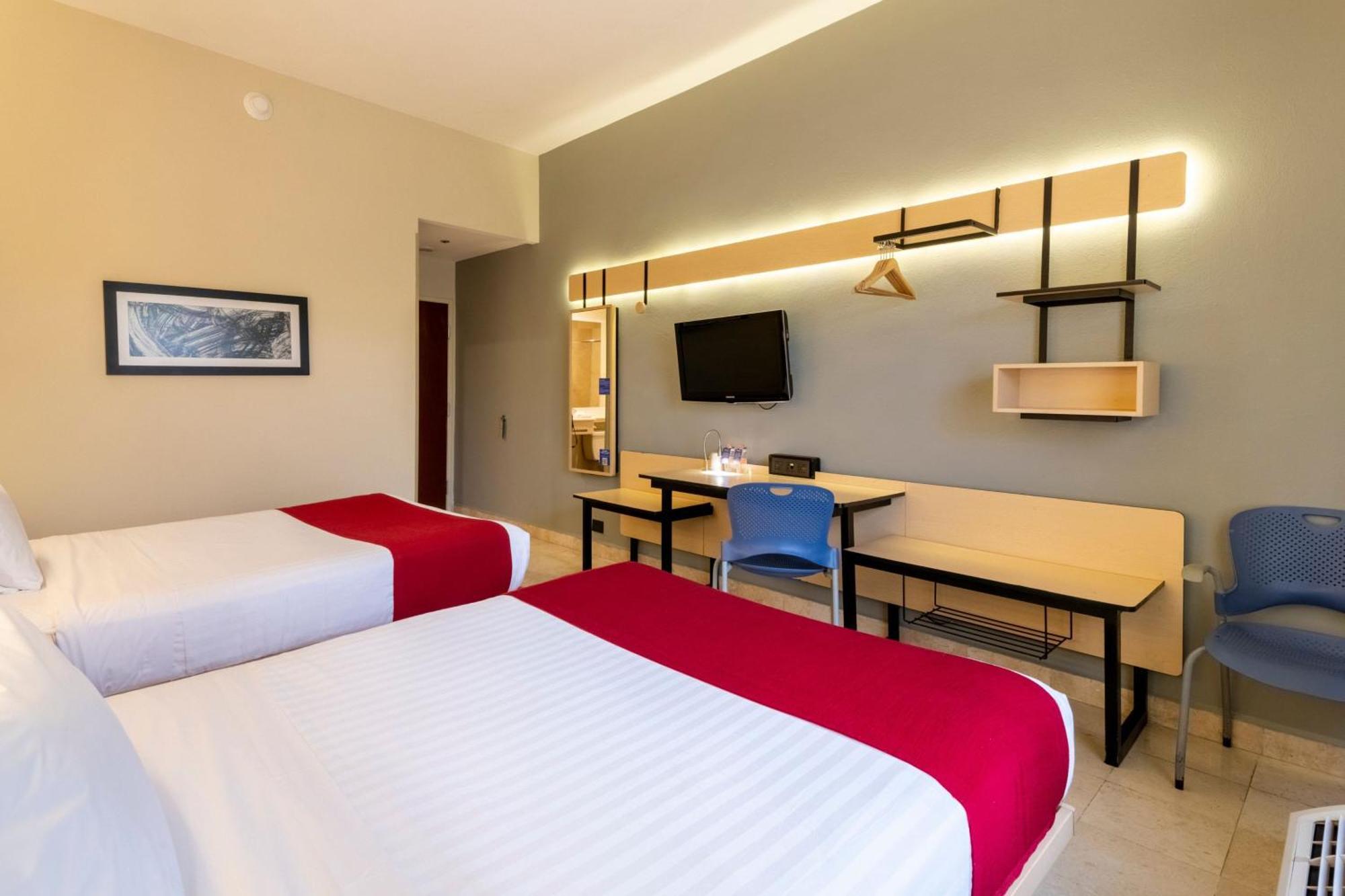 City Express By Marriott Cancun Exterior photo