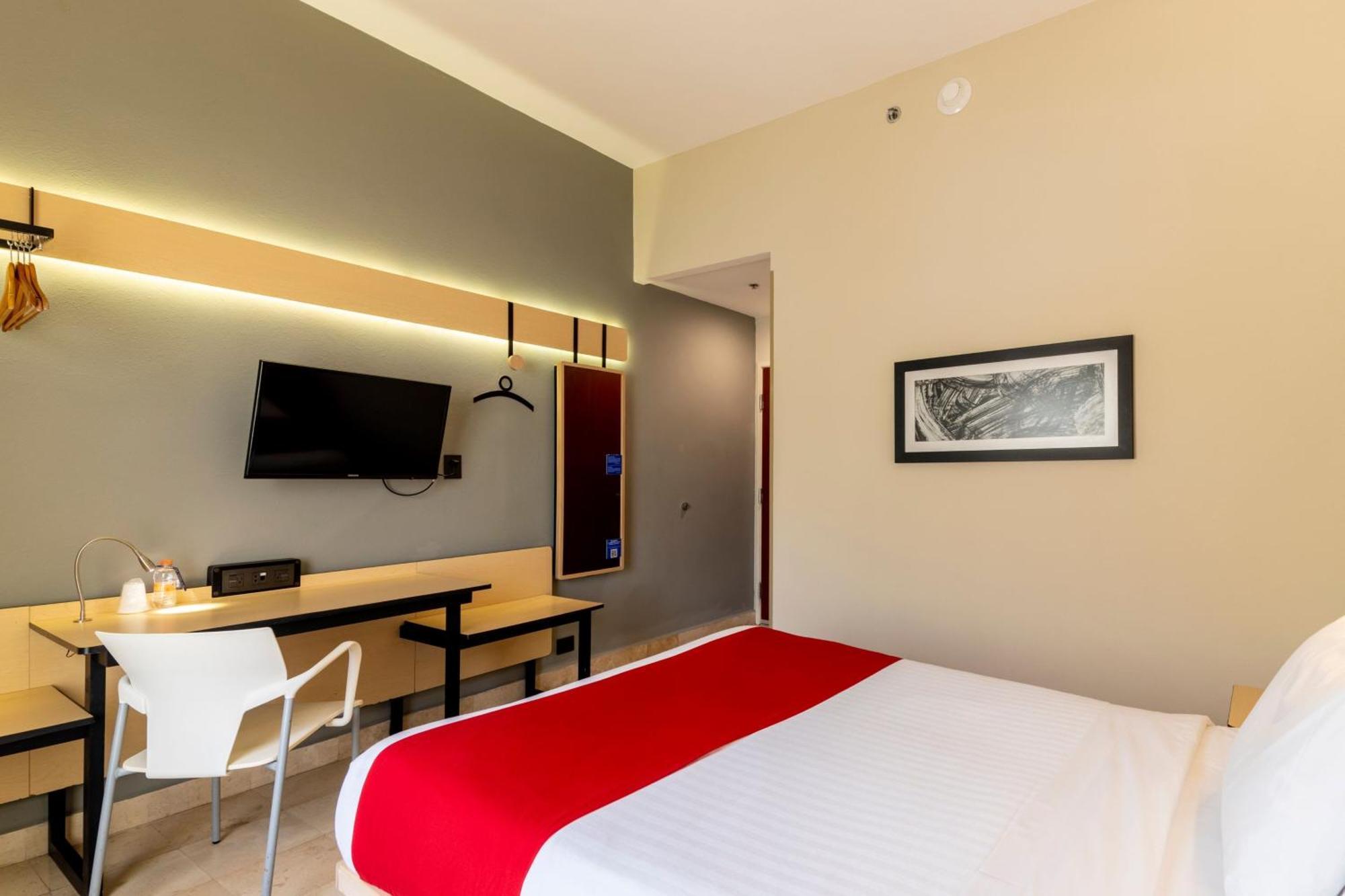 City Express By Marriott Cancun Exterior photo