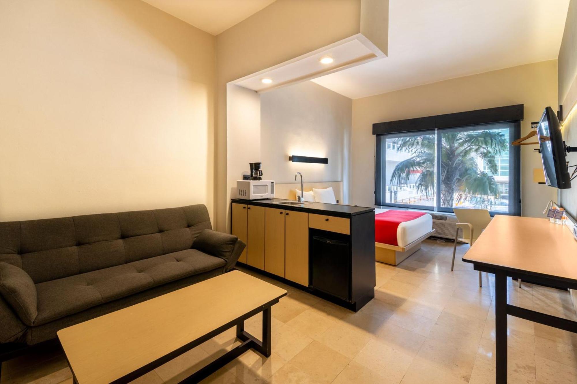 City Express By Marriott Cancun Exterior photo