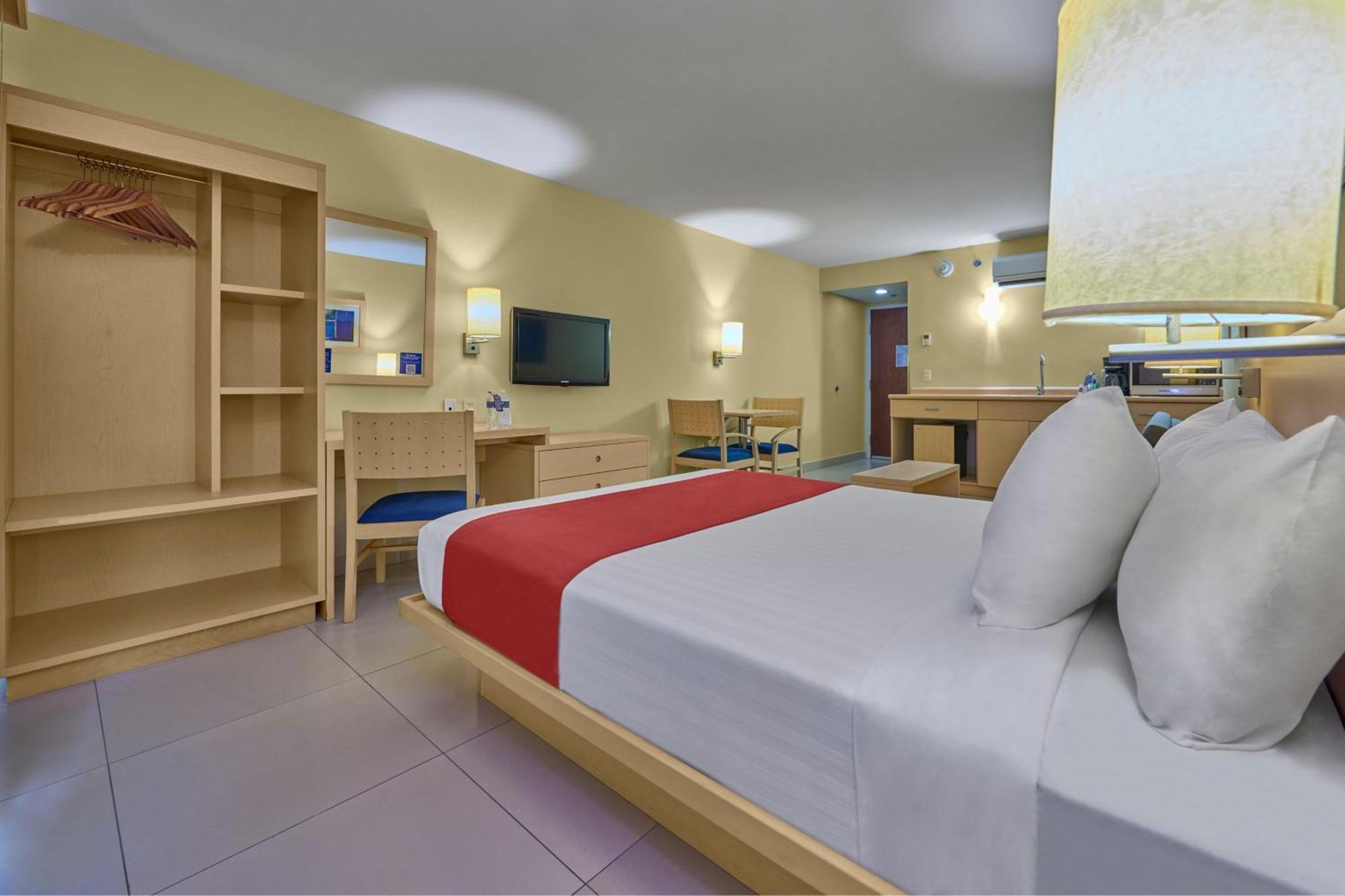 City Express By Marriott Cancun Exterior photo